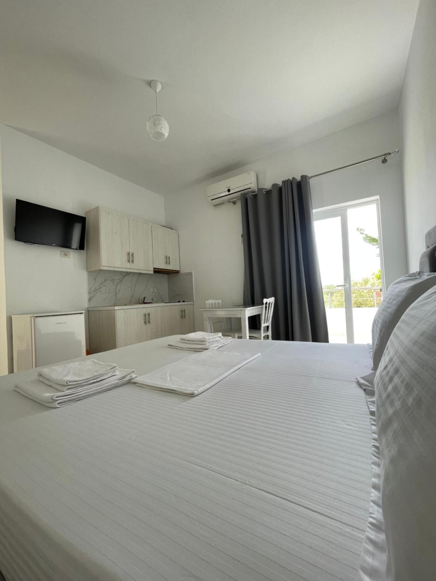 Joni Apartments คซามิล ภายนอก รูปภาพ